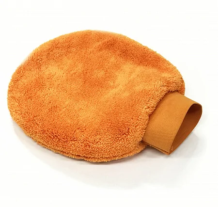 Оранжевая рукавица для чистки