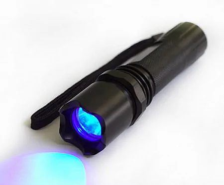 Светодиодный фонарик с ультрафиолетовым свечением Lena Lighting CLIMA LED UV
